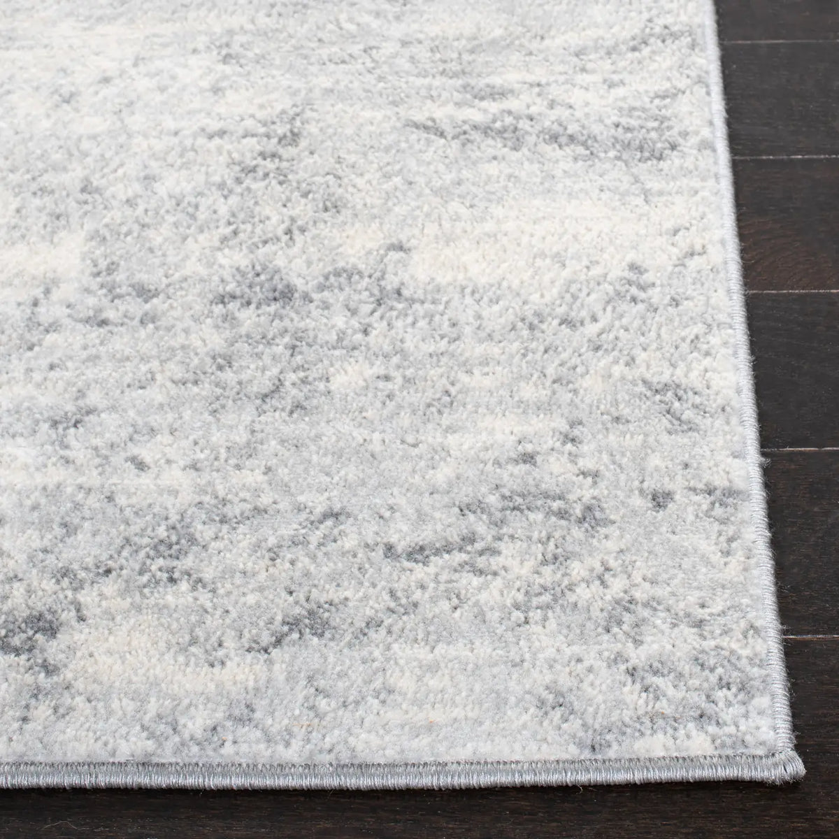 Safavieh Brentwood 4'-0" x 6'-0" Rug in Ivory / Grey