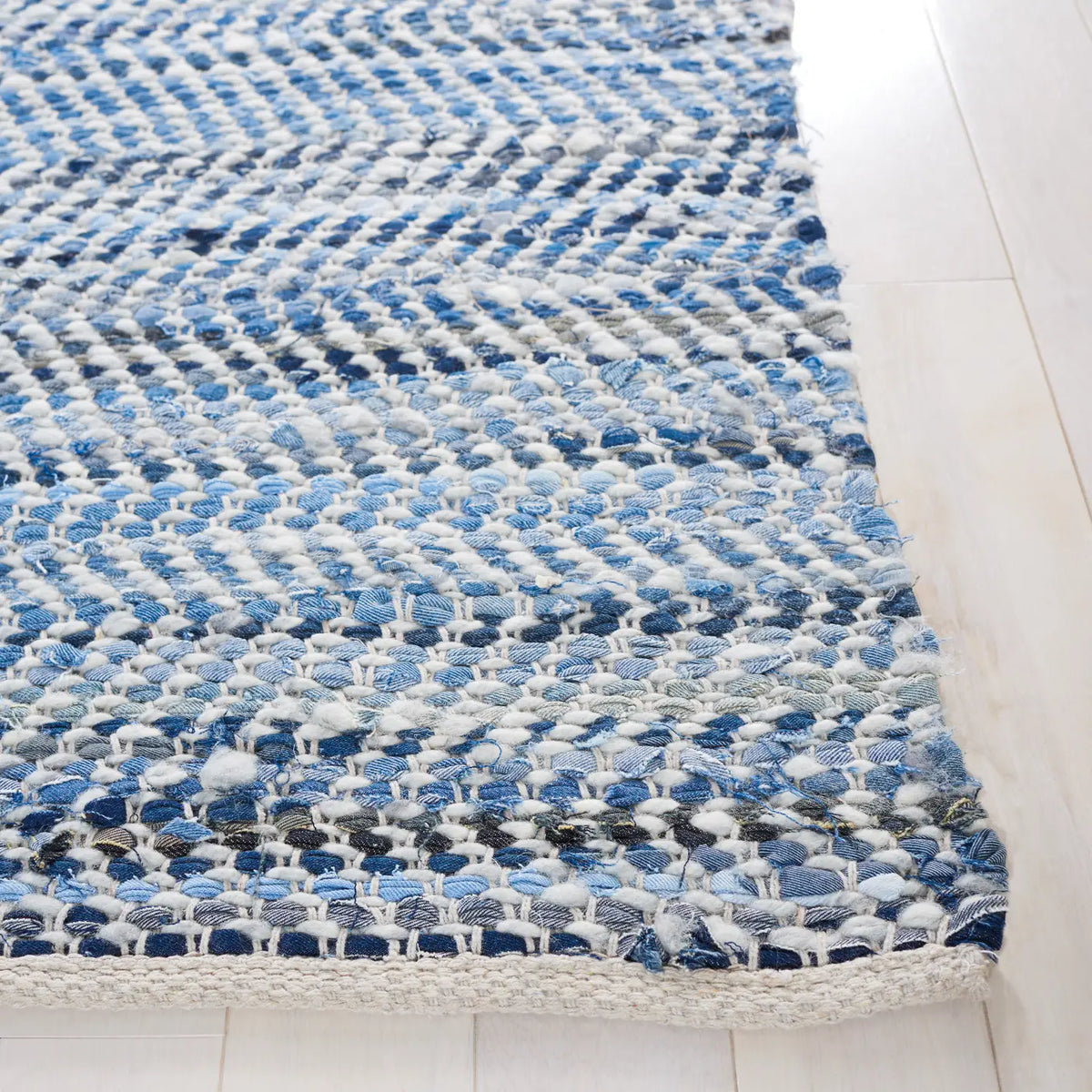 Safavieh Natura 4'-0" x 6'-0" Rug in Blue / Light Grey
