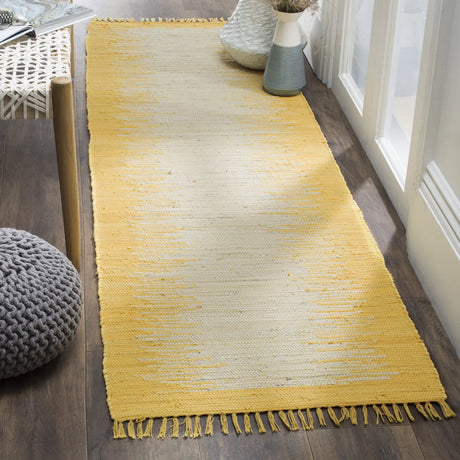 Safavieh Montauk 2'-3" x 7'-0" Rug in Gold