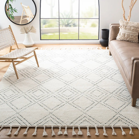Safavieh Casablanca 8'-0" x 10'-0" Rug in Ivory / Green