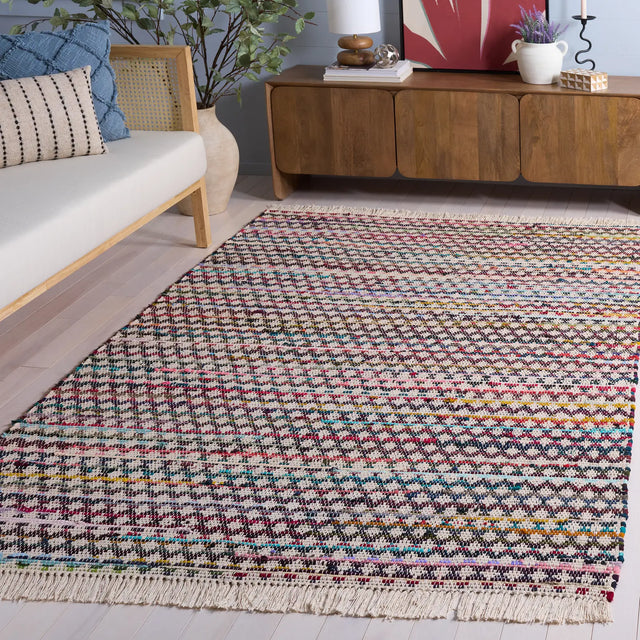 Safavieh Montauk 4'-0" x 6'-0" Rug in Red / Blue