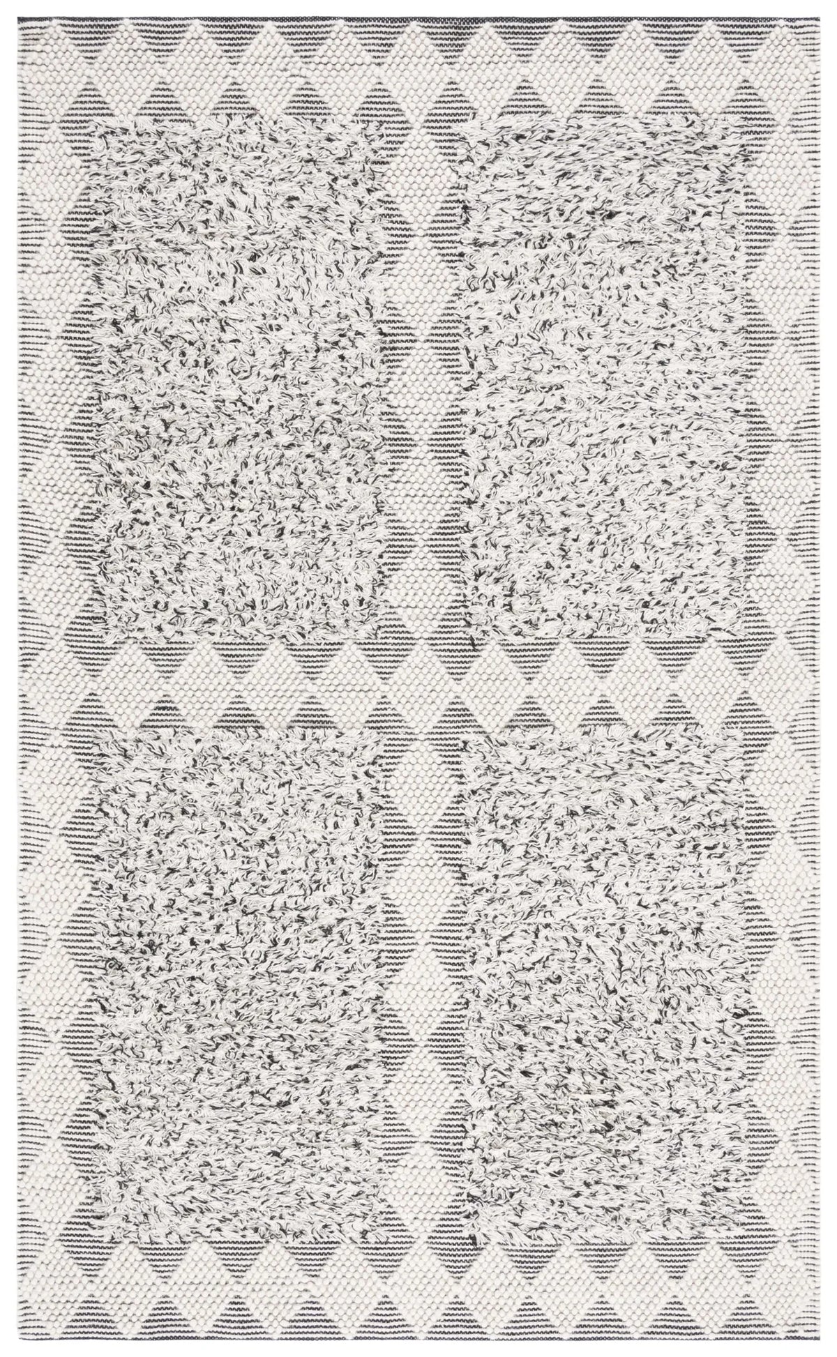 Safavieh Natura 4'-0" x 6'-0" Rug in Black / Ivory