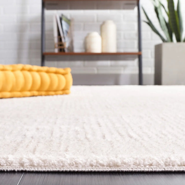 Safavieh Melody 4'-0" x 6'-0" Rug in Ivory / Grey