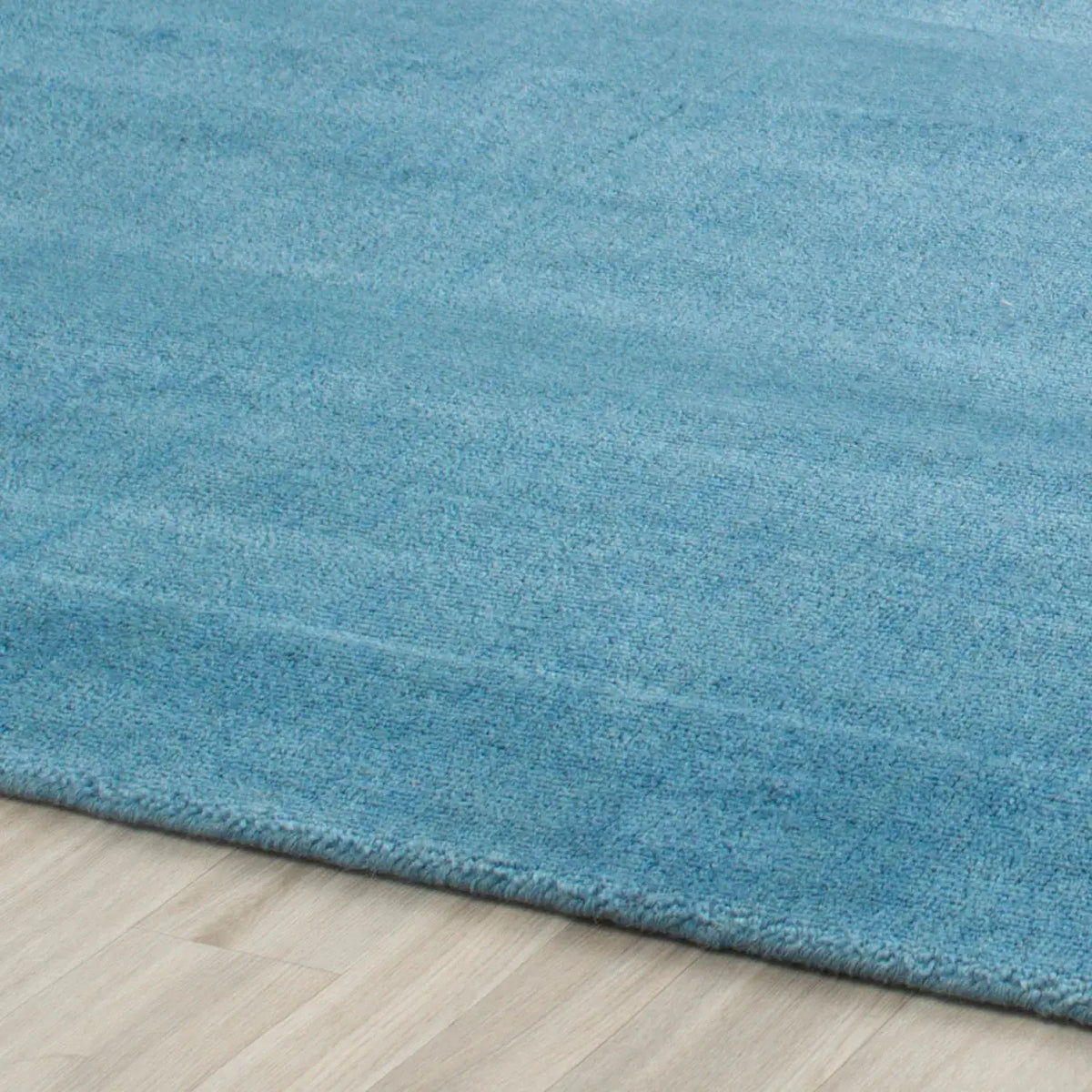 Safavieh Himalaya 6'-0" x 6'-0" Rug in Blue