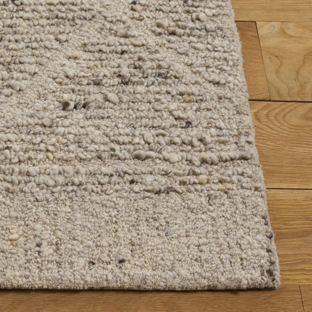 Safavieh Natura 4'-0" x 6'-0" Rug in Beige