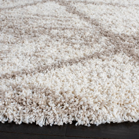 Safavieh Hudson Shag 5'-3" x 5'-3" Rug in Multi Ivory / Beige