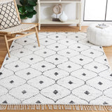 Safavieh Casablanca 4'-0" x 6'-0" Rug in Ivory / Black