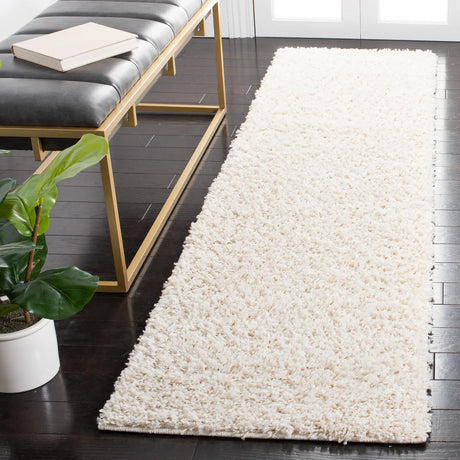 Safavieh Venus Shag 500 2'-2" x 10'-0" Rug in Ivory