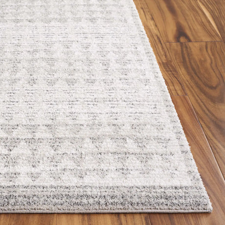 Safavieh Northport 4'-0" x 6'-0" Rug in Ivory / Dark Grey