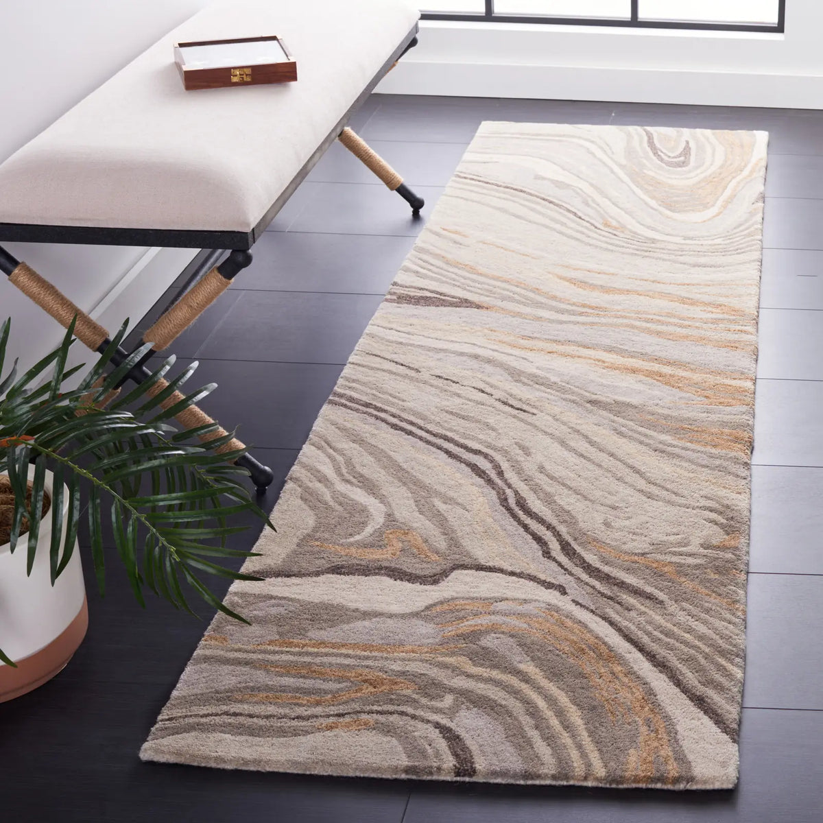 Safavieh Soho 2'-3" x 8'-0" Rug in Beige / Grey