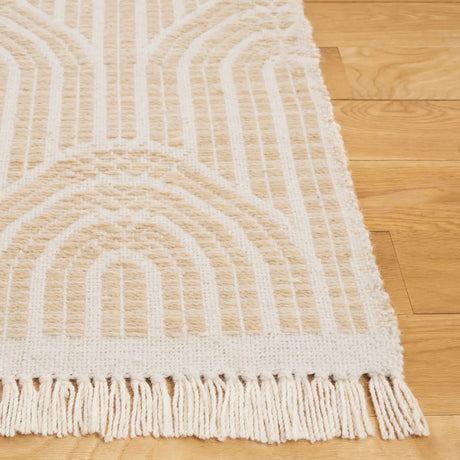 Safavieh Kilim 4'-0" x 6'-0" Rug in Gold / Ivory