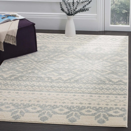Safavieh Adirondack 4'-0" x 6'-0" Rug in Ivory / Slate