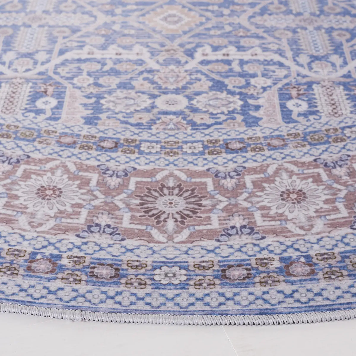 Safavieh Tucson 6'-0" x 6'-0" Rug in Blue / Rust
