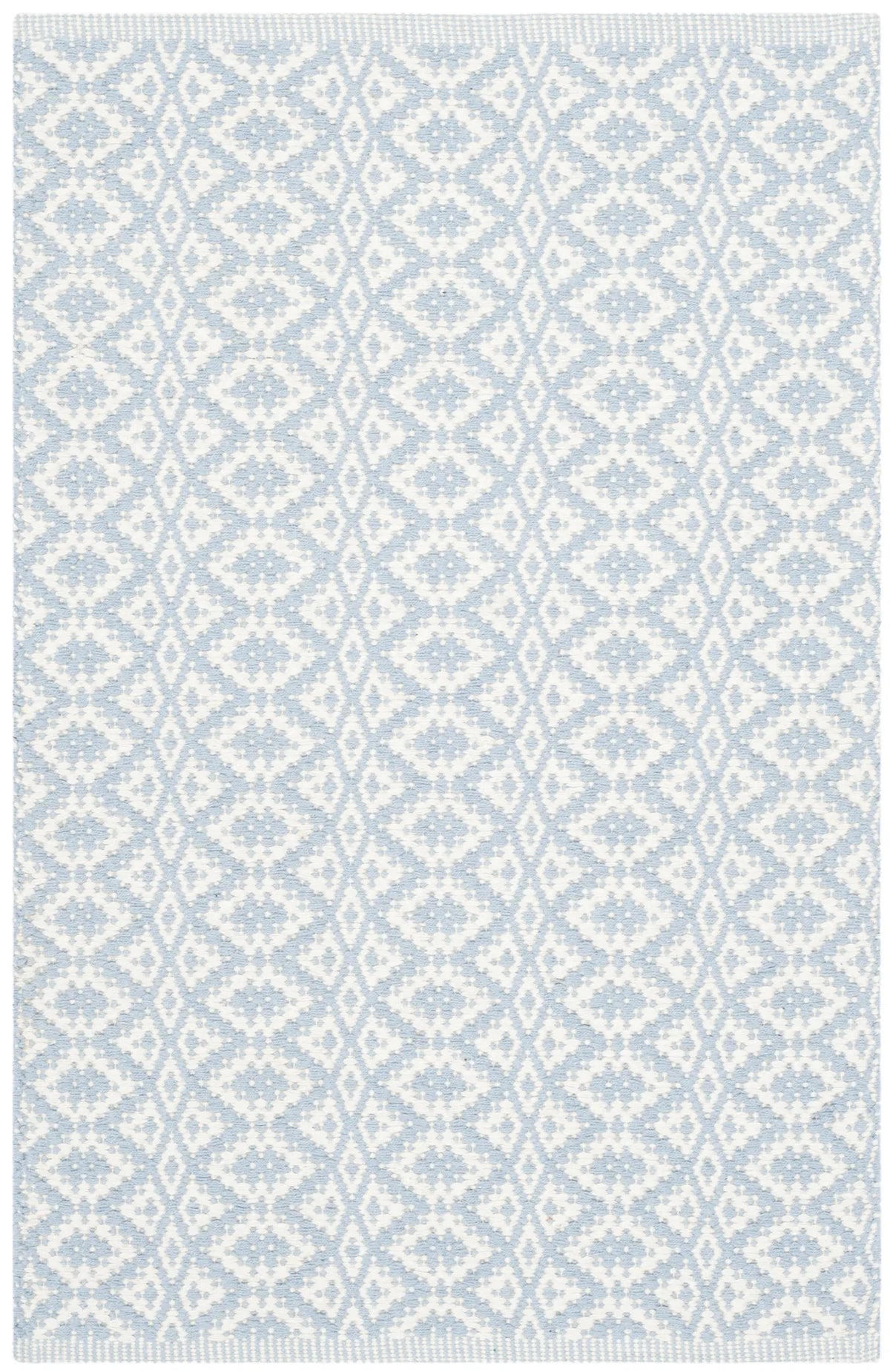 Safavieh Montauk 2'-6" x 4'-0" Rug in Ivory / Light Blue