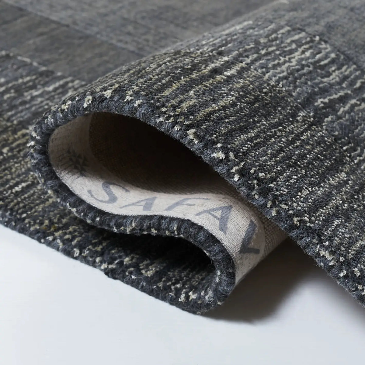 Safavieh Impressions 4'-0" x 6'-0" Rug in Charcoal / Blue