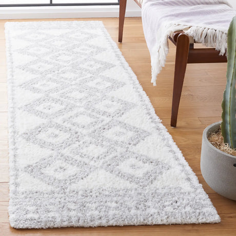Safavieh Berber Shag 2'-3" x 8'-0" Rug in Ivory / Grey