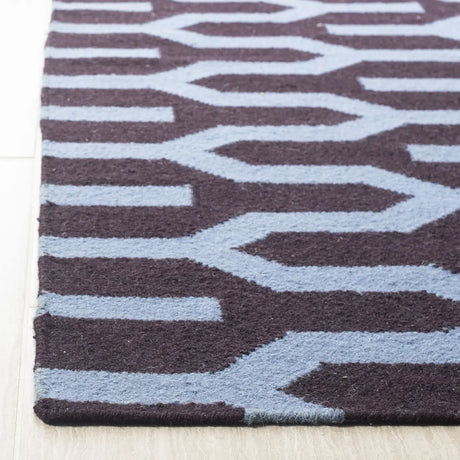 Safavieh Dhurries 5'-0" x 8'-0" Rug in Purple / Blue