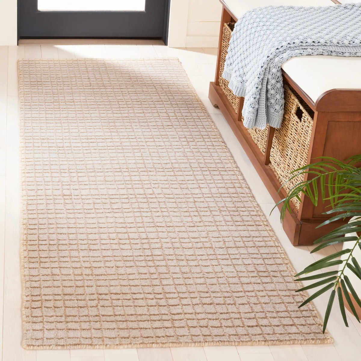 Safavieh Himalaya 2'-6" x 11'-0" Rug in Beige
