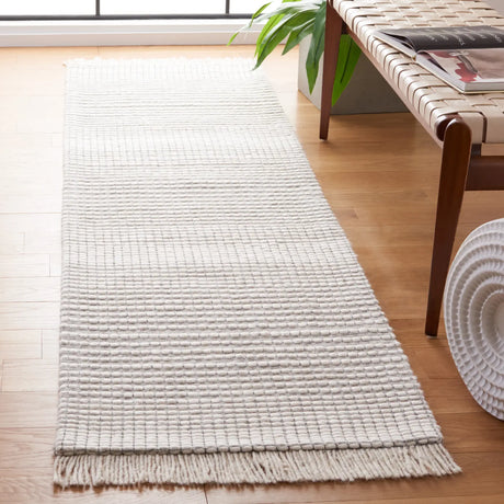 Safavieh Marbella 2'-3" x 8'-0" Rug in Ivory / Grey