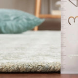 Safavieh Glamour 4'-0" x 6'-0" Rug in Green / Ivory