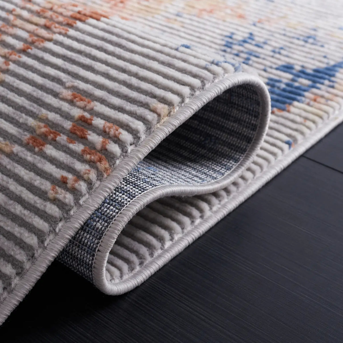 Safavieh Eternal 4'-0" x 6'-0" Rug in Grey / Blue