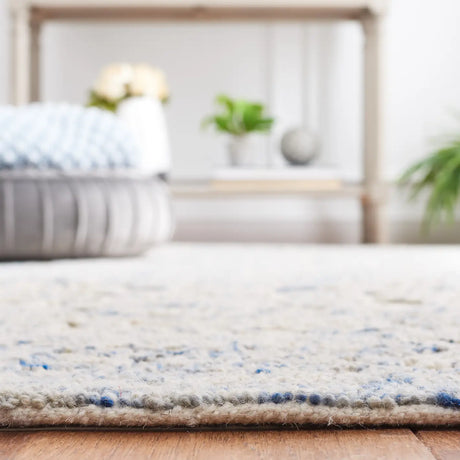 Safavieh Martha Stewart 4'-0" x 6'-0" Rug in Ivory / Blue