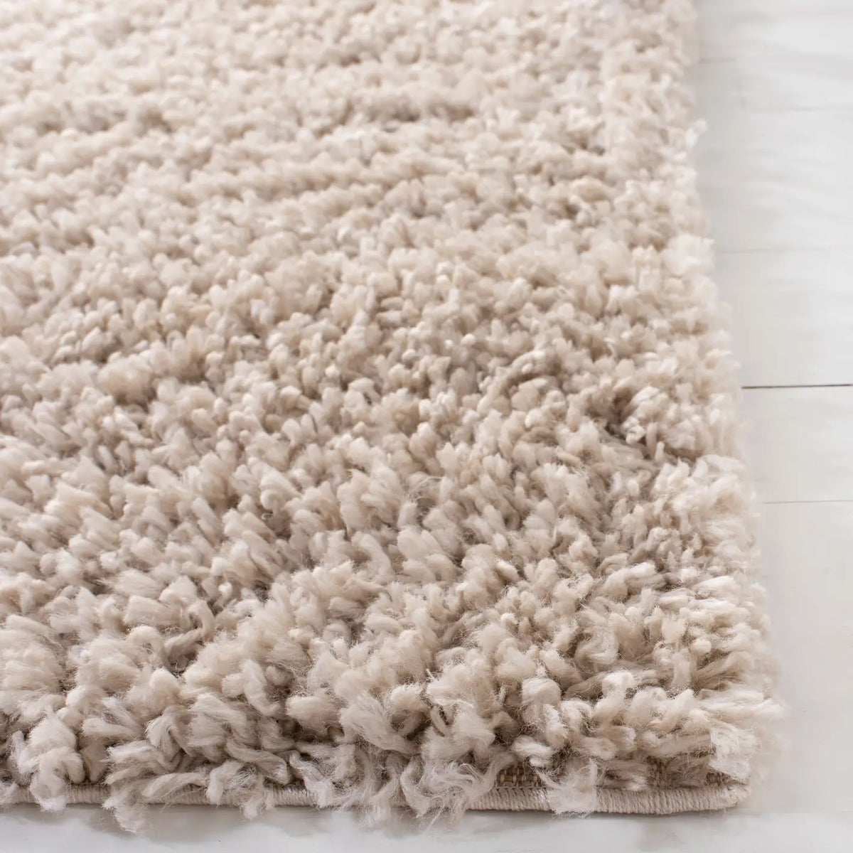 Safavieh August Shag 5'-3" x 7'-6" Rug in Beige