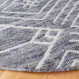 Safavieh Kilim 6'-0" x 6'-0" Rug in Grey / Ivory