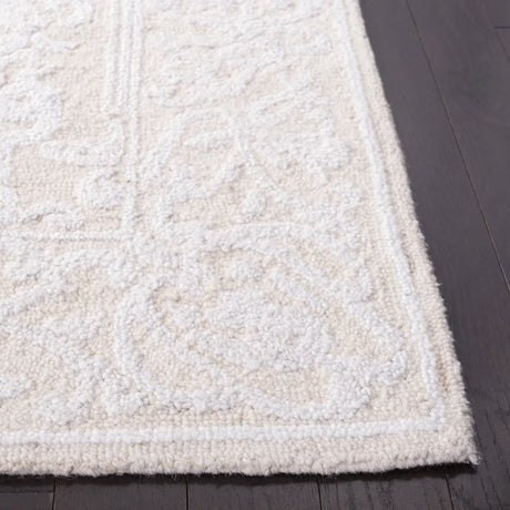 Safavieh Abstract 4'-0" x 6'-0" Rug in Ivory / Beige