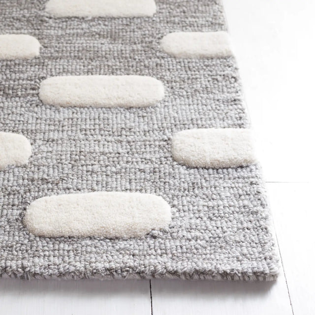 Safavieh Metro 4'-0" x 6'-0" Rug in Black / Ivory