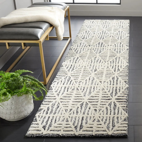 Safavieh Ebony 2'-3" x 9'-0" Rug in Black / Ivory