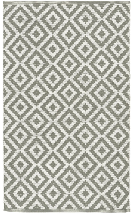 Safavieh Montauk 3'-0" x 5'-0" Rug in Grey / Ivory