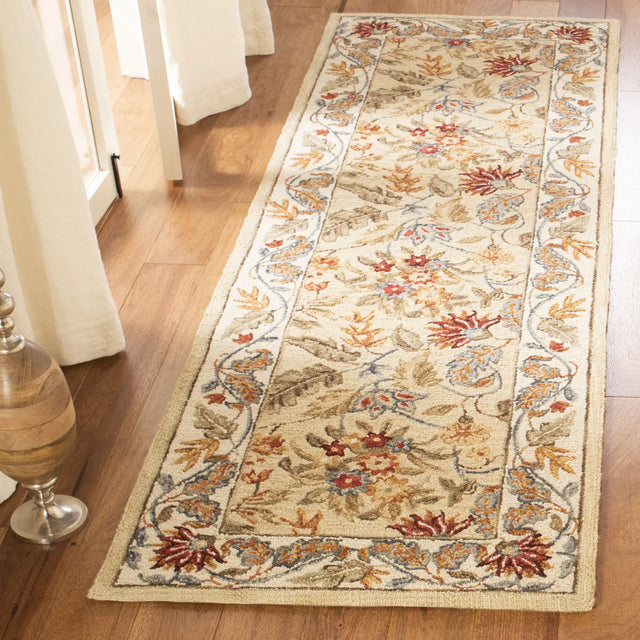 Safavieh Chelsea 2'-6" x 8'-0" Rug in Ivory