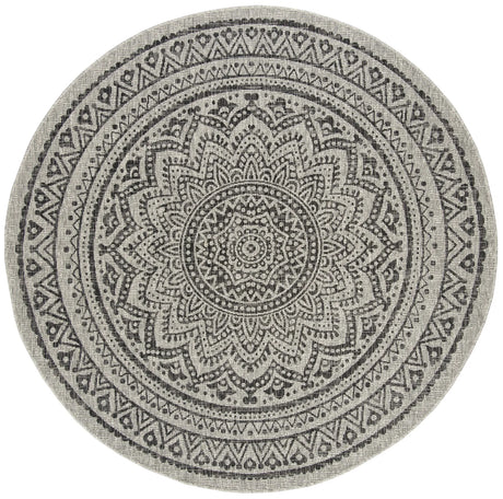 Safavieh Courtyard 5'-3" x 5'-3" Rug in Light Grey / Black