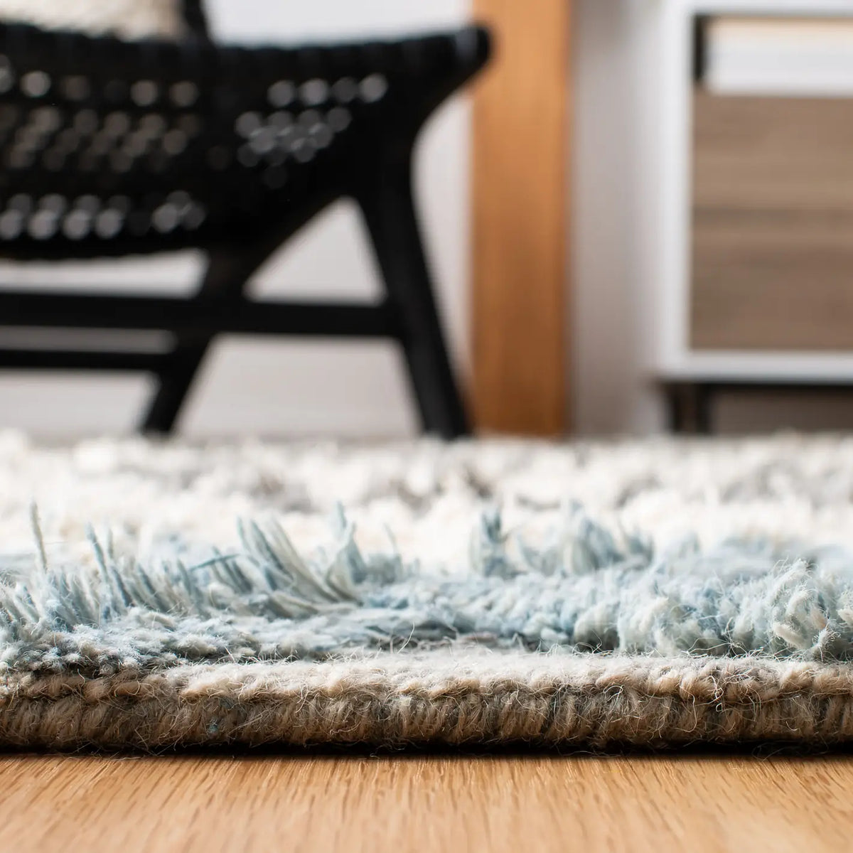 Safavieh Kenya 4'-0" x 6'-0" Rug in Ivory / Grey