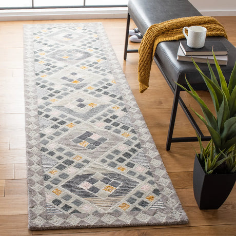 Safavieh Soho 2'-3" x 8'-0" Rug in Grey / Gold