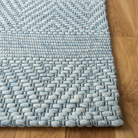 Safavieh Marbella 4'-0" x 6'-0" Rug in Blue