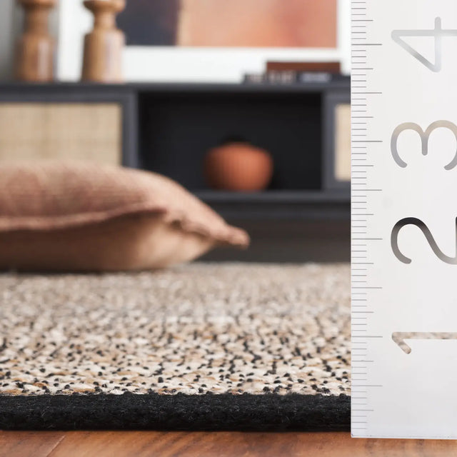 Safavieh Natural Fiber 4'-0" x 6'-0" Rug in Taupe / Bleach