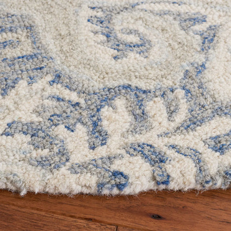 Safavieh Micro-Loop 5'-0" x 5'-0" Rug in Blue / Ivory