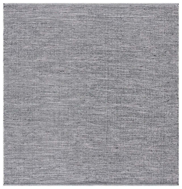 Safavieh Montauk 6'-0" x 6'-0" Rug in Black / Ivory