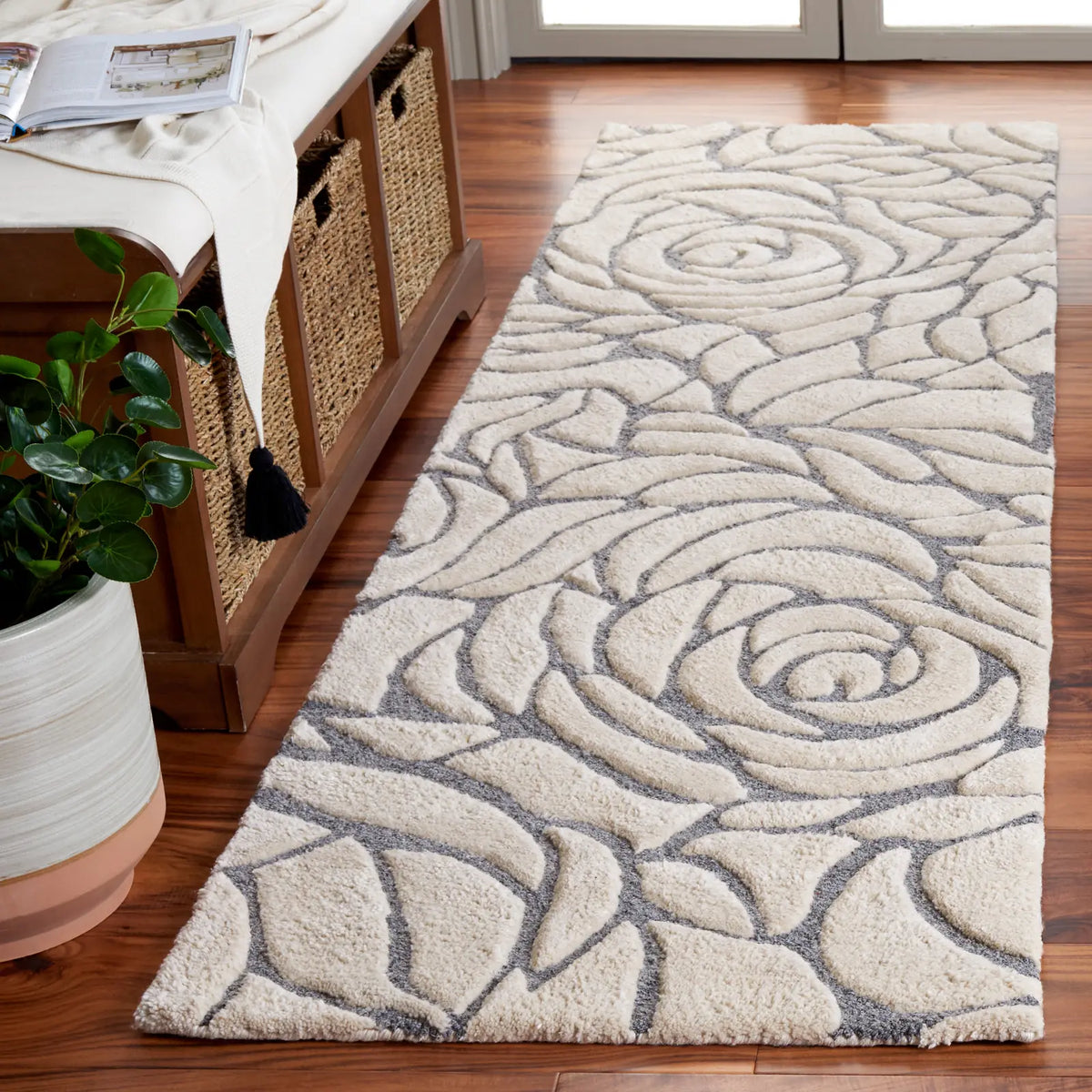 Safavieh Casablanca 2'-3" x 10'-0" Rug in Ivory / Grey