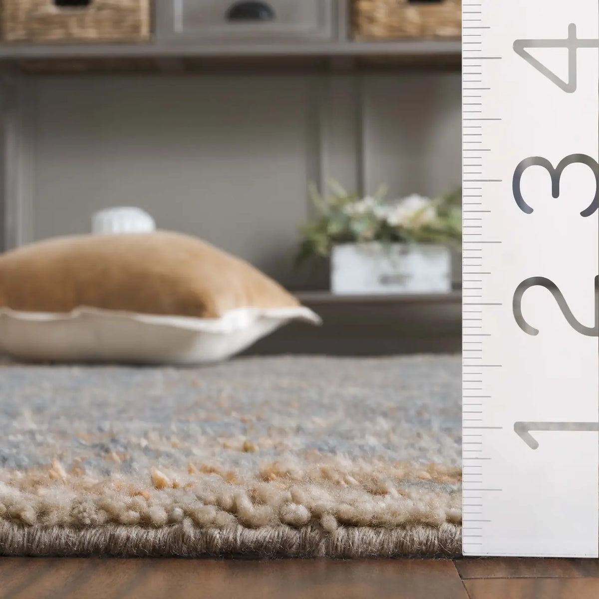 Safavieh Samarkand 6'-0" x 9'-0" Rug in Light Blue / Beige