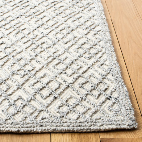 Safavieh Martha Stewart 4'-0" x 6'-0" Rug in Grey / Beige