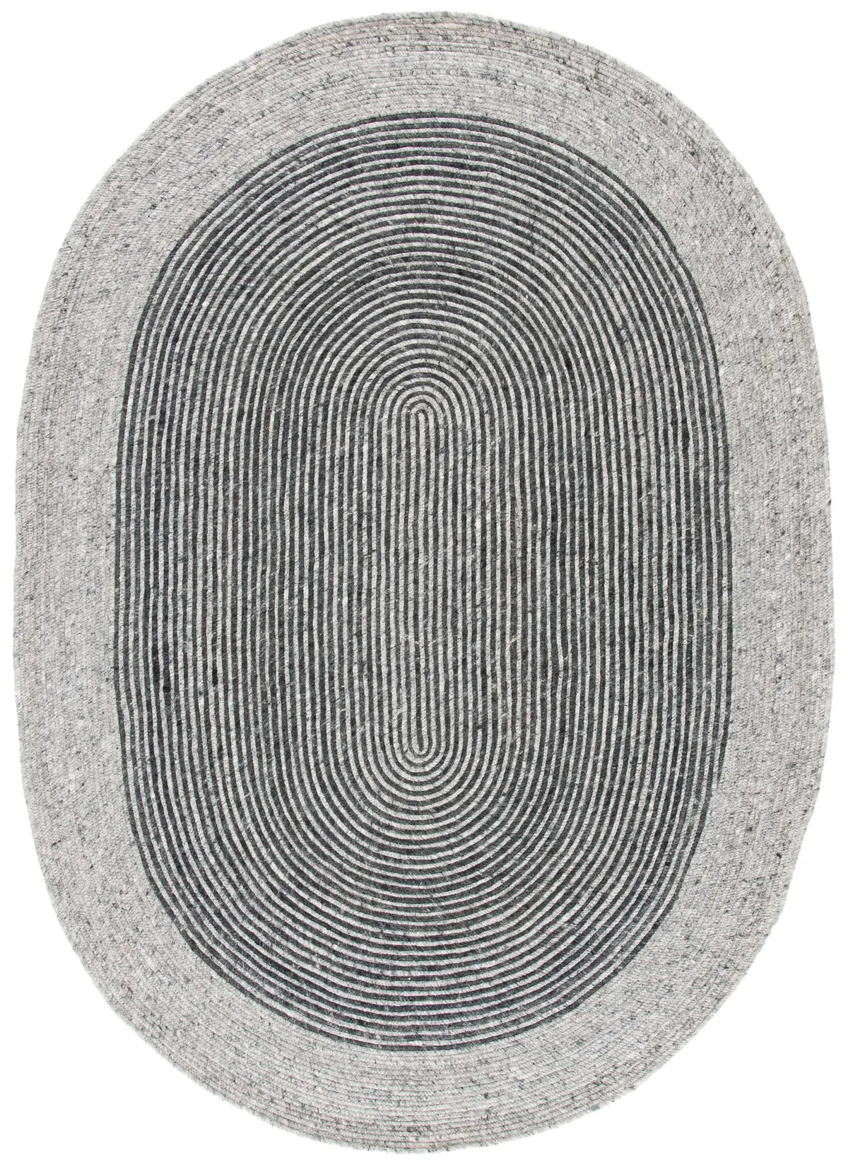 Safavieh Braided 5'-0" x 7'-0" Rug in Grey / Black