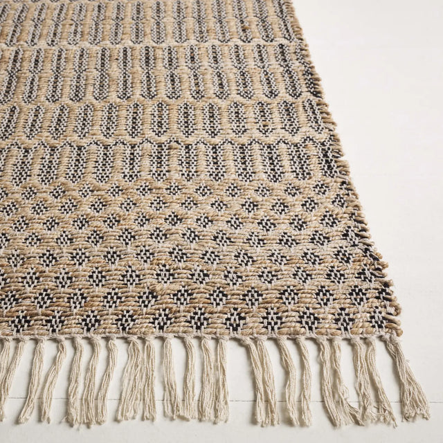 Safavieh Organica 4'-0" x 6'-0" Rug in Natural / Black
