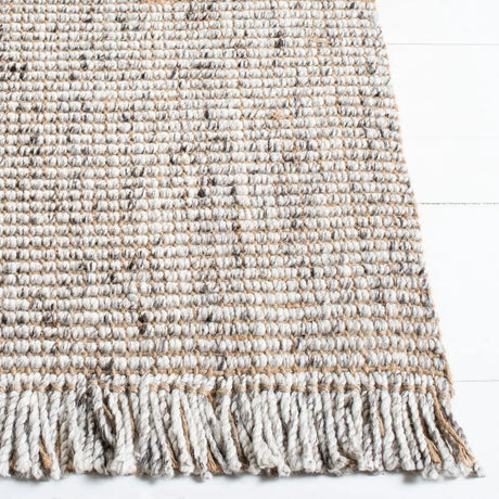 Safavieh Natural Fiber 4'-0" x 6'-0" Rug in Silver / Natural