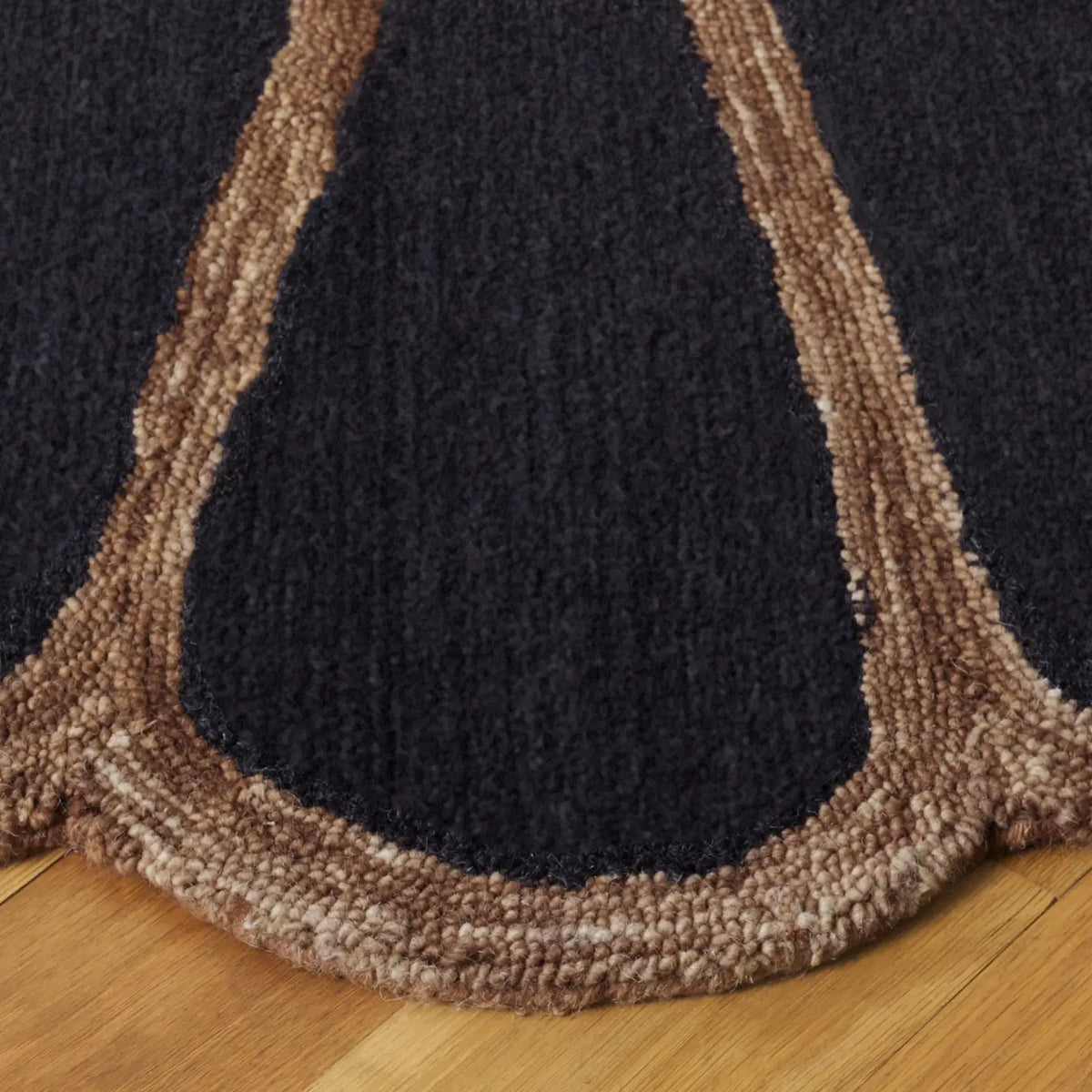 Safavieh Novelty 6'-0" x 6'-0" Rug in Black / Brown