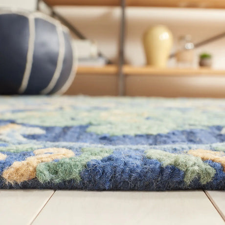 Safavieh Blossom 5'-0" x 8'-0" Rug in Navy / Green