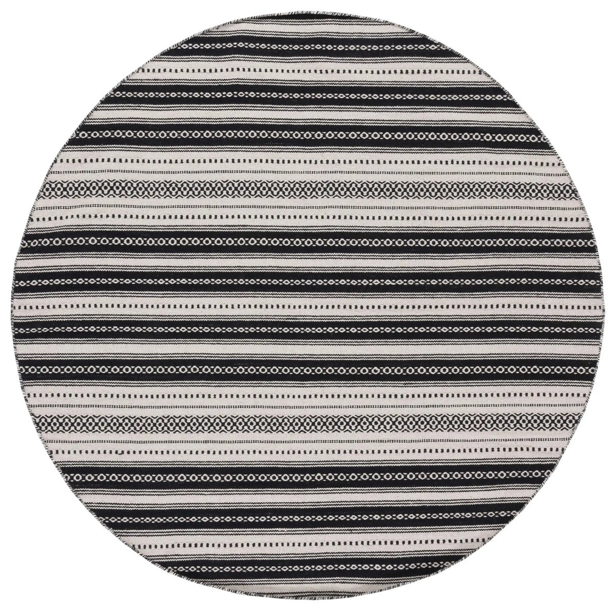 Safavieh Montauk 6'-0" x 6'-0" Rug in Black / Ivory
