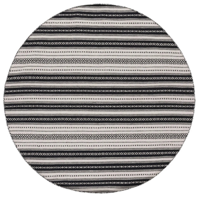 Safavieh Montauk 6'-0" x 6'-0" Rug in Black / Ivory